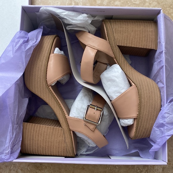 SALE Madden Girls Heels - Picture 5 of 14